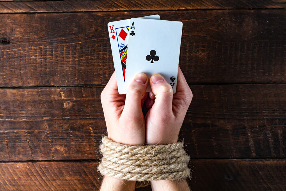 Почему подростки не видят опасности в азартных играх?